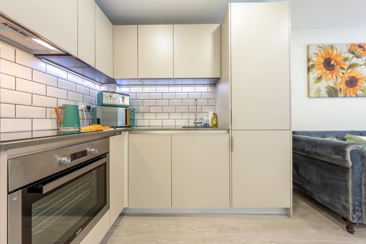 Luxury One Bedroom Serviced Apartment In The Heart Of Бедфорд Экстерьер фото